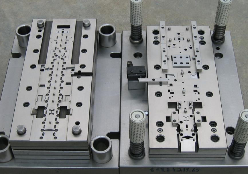 Experience Sharing on Design and Manufacturing of Metal Stamping Dies